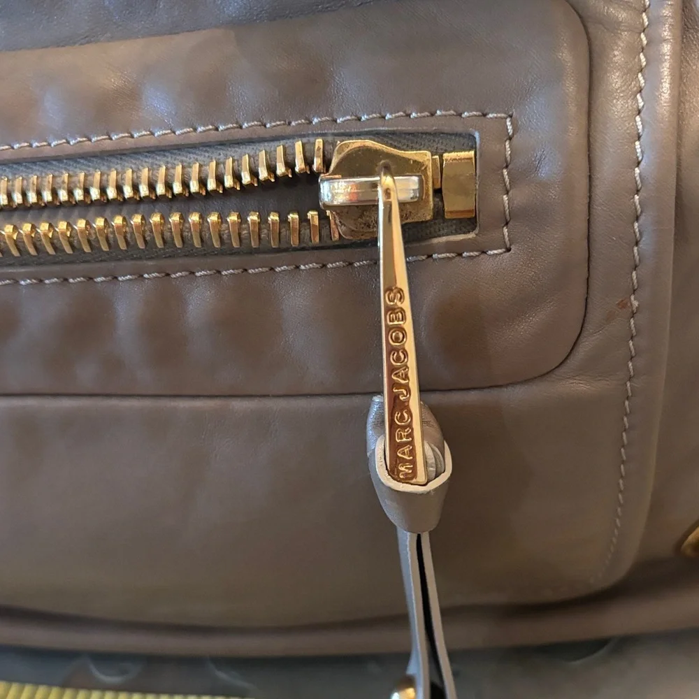 Mark Jacobs-Italy-Light Grey Taupe Leather Satchel Handbag with Gold Hardware